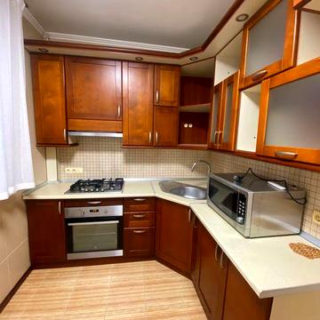 Сдам 3х этажный комн.кв м.Науки