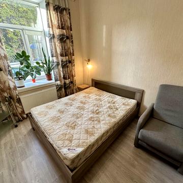 Набережно-Хрещатицька вул., 7-В