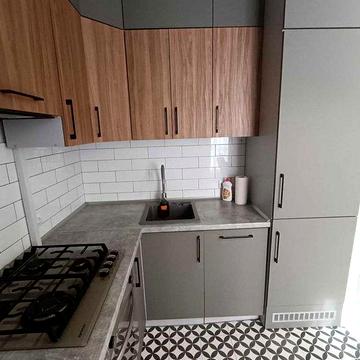 Сучасна 1 кімнатна новобудова з відмінним ремонтом на Озерній.