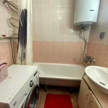 Здам 3-х кім. кв. у центрі.