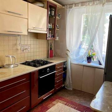 Здам 3-х кім. кв. у центрі.