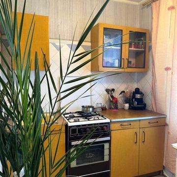 Продам 2-х комнатную квартиру возле метро по проспекту Аэрокосмический