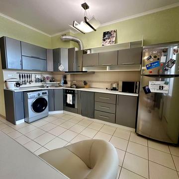 Михайла Грушевського вул., 39/1