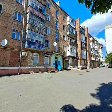 Продаж 2-кімнатної квартири в центрі міста.