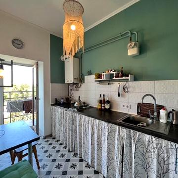 Докова вул., 15