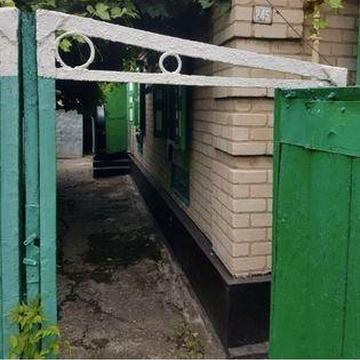 Продам небольшой кирпичный домик