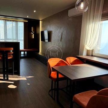 Літературна вул., 10-Б