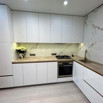 Без комісї.! 2 Кк з сучасним ремонтом!Центр Бучі!Кладова в подарунок!