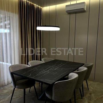 Продаж 5 кімнатного таунхауса в Таунхаус Віледж, Сторожниця