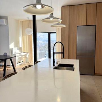 Здається 4 кімн + кухня-студія в новобудові