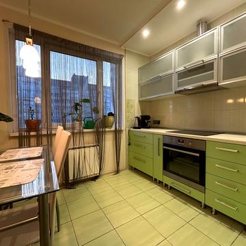 Райдужна вул., 63