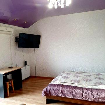 Сдам помесячно/понедельно  квартиру в новом доме.Газ.Свое отопление.Мо