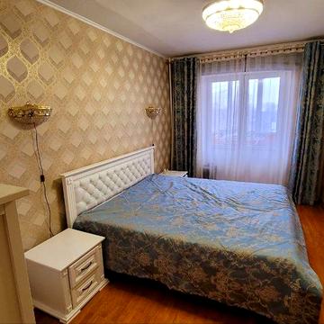 82.1м2, 6й п-х, газ, цегла, Салютна 4а, поруч Файна Таун, від власниці