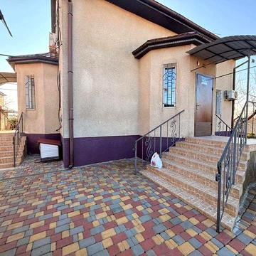 Продам капитальный дом в трёх уровнях в Вишнёвом саду