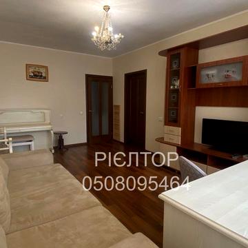 4-кімнатна квартира 96 м² у центрі Києва, вул. Богдана Хмельницького