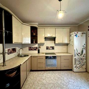 Кургузова 1а, 2к квартира, ЖК Ярославичі, є генератор!!!