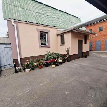 Продаж цегляного будинку