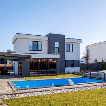 Сучасний будинок з басейном в Сокільниках