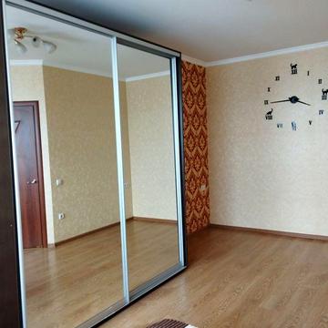 сдам 1 к. Шота Руставели Скворцова 5/14 эт., мебель техника