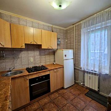 Оренда 1 кім вул. Патона , Чешка