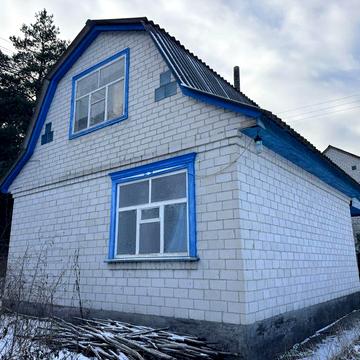 Продаж дачного будинку поряд з лісом
