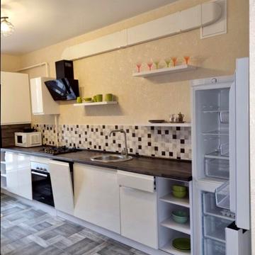 Набережна Перемоги вул., 44