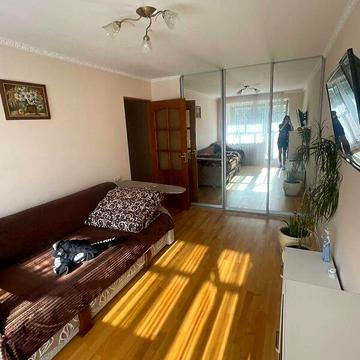 Довгострокова оренда 1к Квартира Максимовича Михайла вулиця