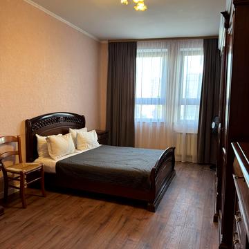 Шота Руставелі вул., 44