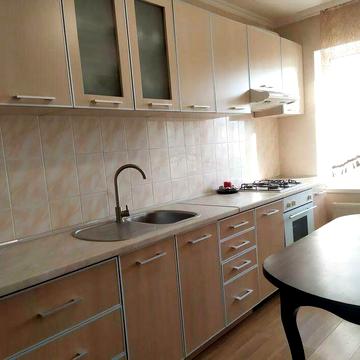 Зарічанська вул., 7