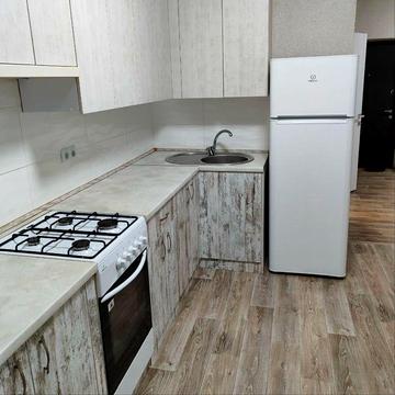 Р-н Боженко новобудова парковка у дворі