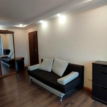 Героїв полку "Азов" вул. (Маршала Малиновського), 1