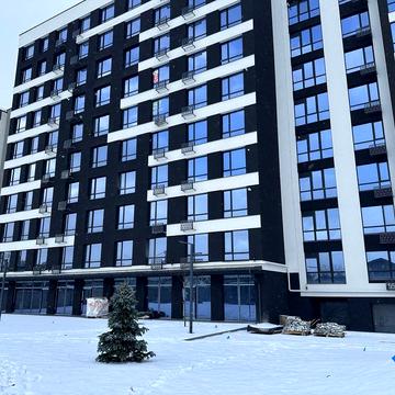 Велика квартира готова до ремонту у зданому  будинку ЖК Комфорт