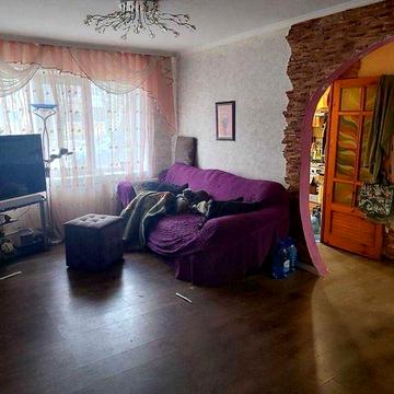 Продається 3-х кімнатна квартира Новомиколаївка