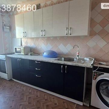 Довгострокова оренда 3к Квартира Космонавтів вулиця