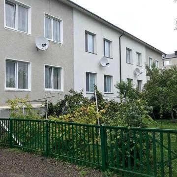 Продається 2 рівнева квартира в таунхаусі на 4 сімʼї в с. Гусятин