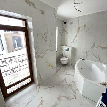 Котедж в центрі з ремонтом,р-н Аміітеатру.