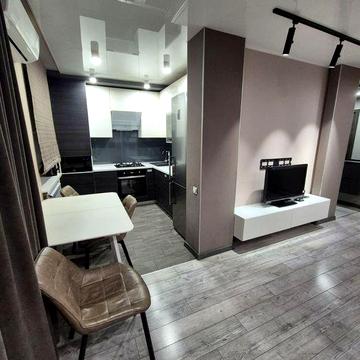 Сдам 2ком ул. Титова  ТЦ Аполо евроремонтом