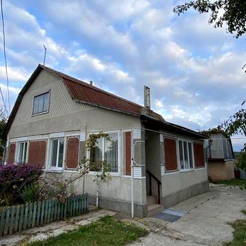 Будинок зі всіми зручностями в  с. Сущанка Житомирська обл