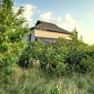 Недостроенный дом,участок.