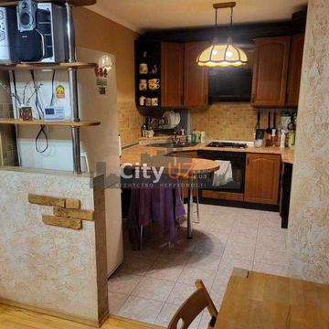 Продається квартира неподалік центру в Ужгороді