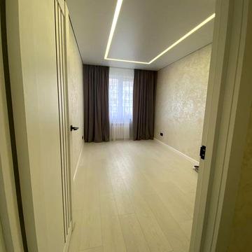 Свято-миколаївська , навпроти парку