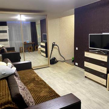 Двокімнатна. Кічкас. Радіаторна вул. Власник