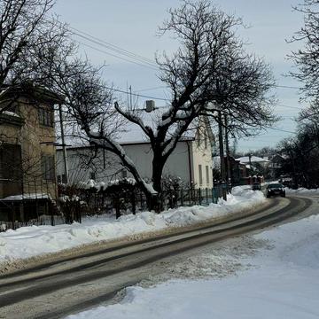 Продам половину будинку по вул.Івана Франка 136