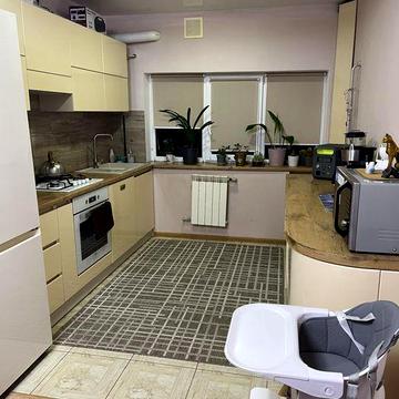 Терміново! Продам будинок в центрі Канева