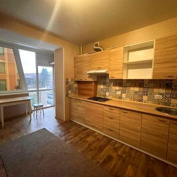 Здається в оренду 1к вул.Зарічанська 52 кв.м.