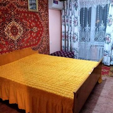 Оренда 2 км квартира по вулиці Карпатська