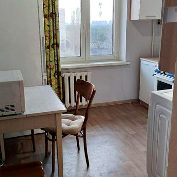 Братиславська вул., 24