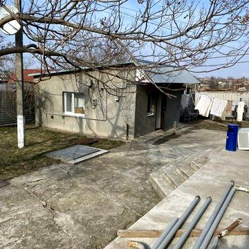 Дом в центре Великодолинского