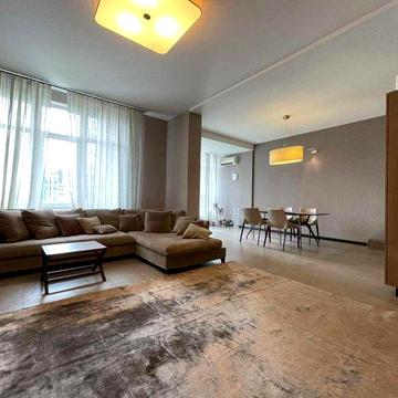 Аренда стильной квартиры в ЖК Новопечерские Липки с панорамным видом