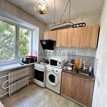 Двокімнатна квартира, зупинка Миру